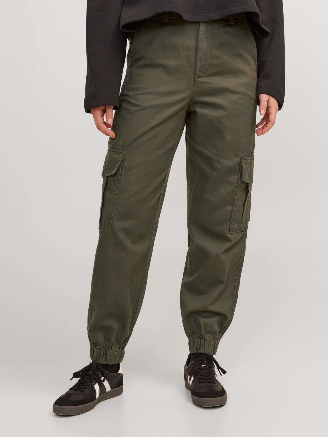 Wide Fit Cargo trousers with 70% discount! | Jack & Jones®