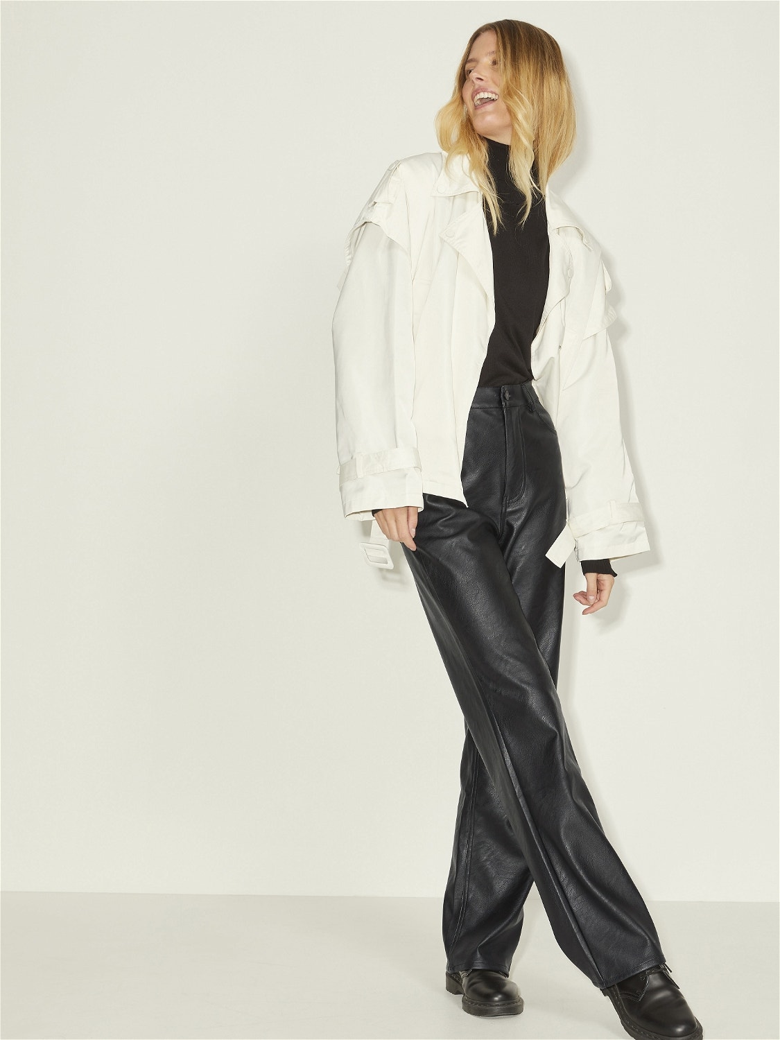 JXKENYA Faux leather trousers with 50% discount!